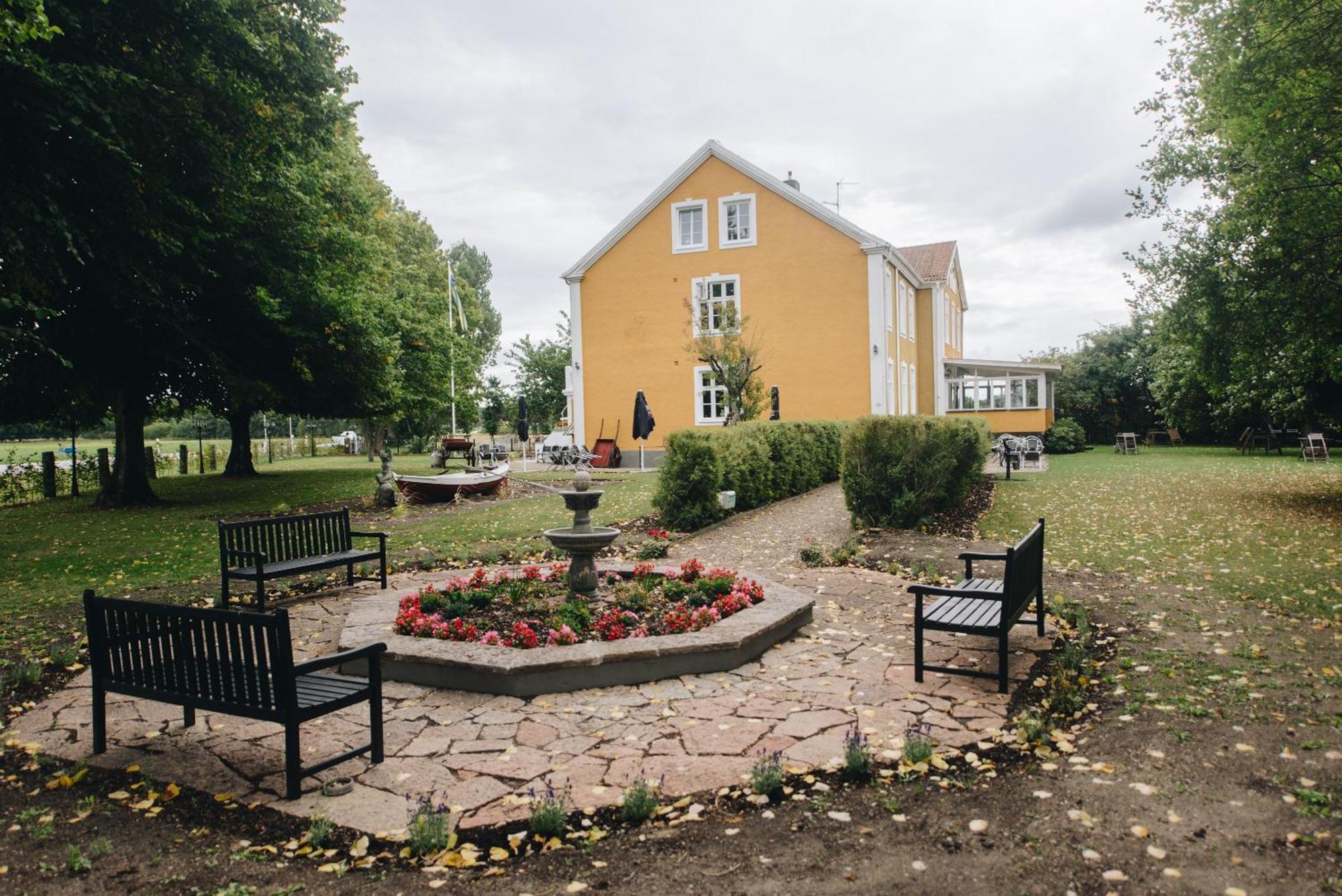 Mjaellbyhus & Stugby 2*